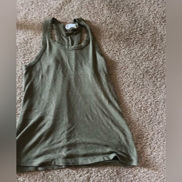 Carly jean medium tank top - Picture 2 of 7